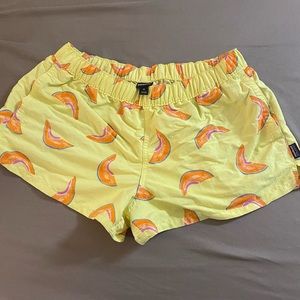 Patagonia Women’s Barely Baggies size Medium